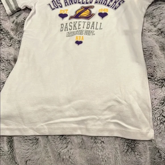 Women’s LA Lakers Short Sleeve Shirt - Picture 2 of 9